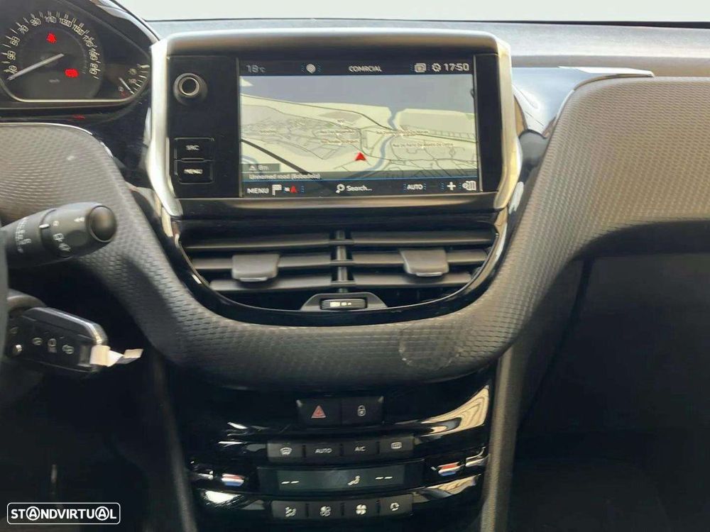 Peugeot 208 1.2 PureTech Allure EAT6 - 11