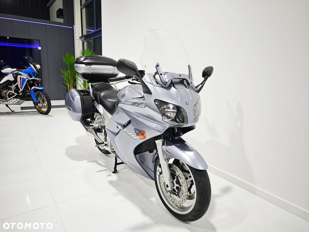 Yamaha FJR - 6