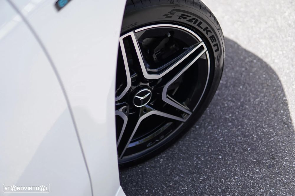 Mercedes-Benz A 250 e 8G-DCT AMG Line - 18