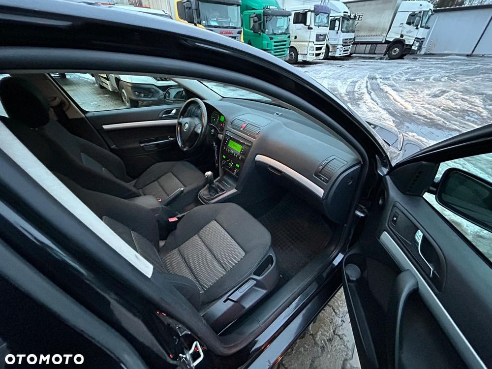 Skoda Octavia 2.0 FSI Ambiente - 13