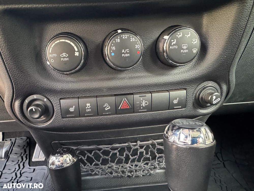 Jeep Wrangler 2.8 CRD AT Rubicon - 12