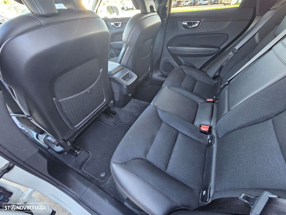 Volvo XC 60 2.0 D4 Momentum - 20