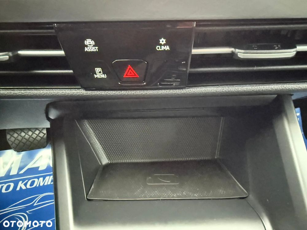 Volkswagen Golf 1.5 eTSI OPF DSG Active - 28