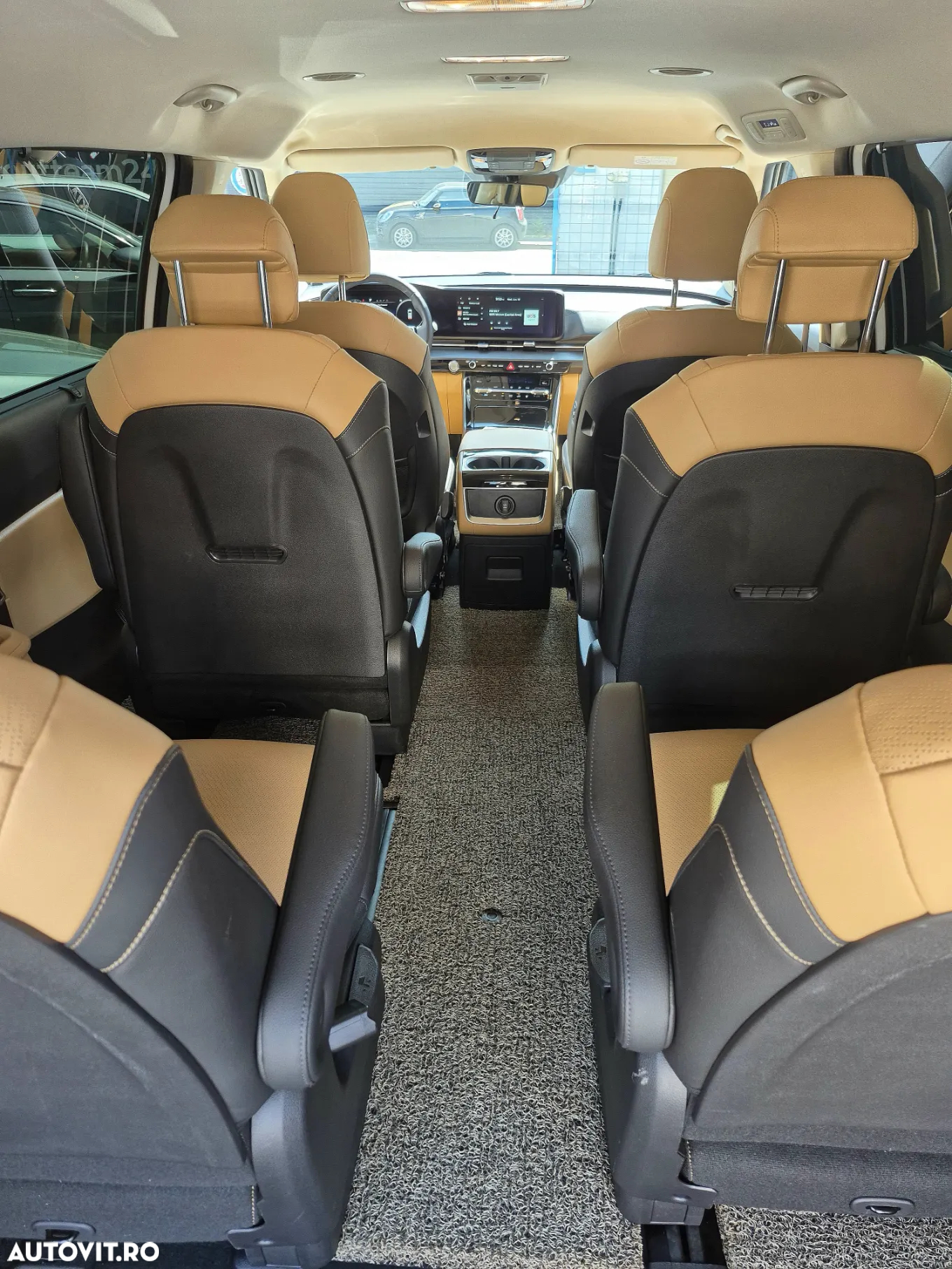 Kia Carnival - 20