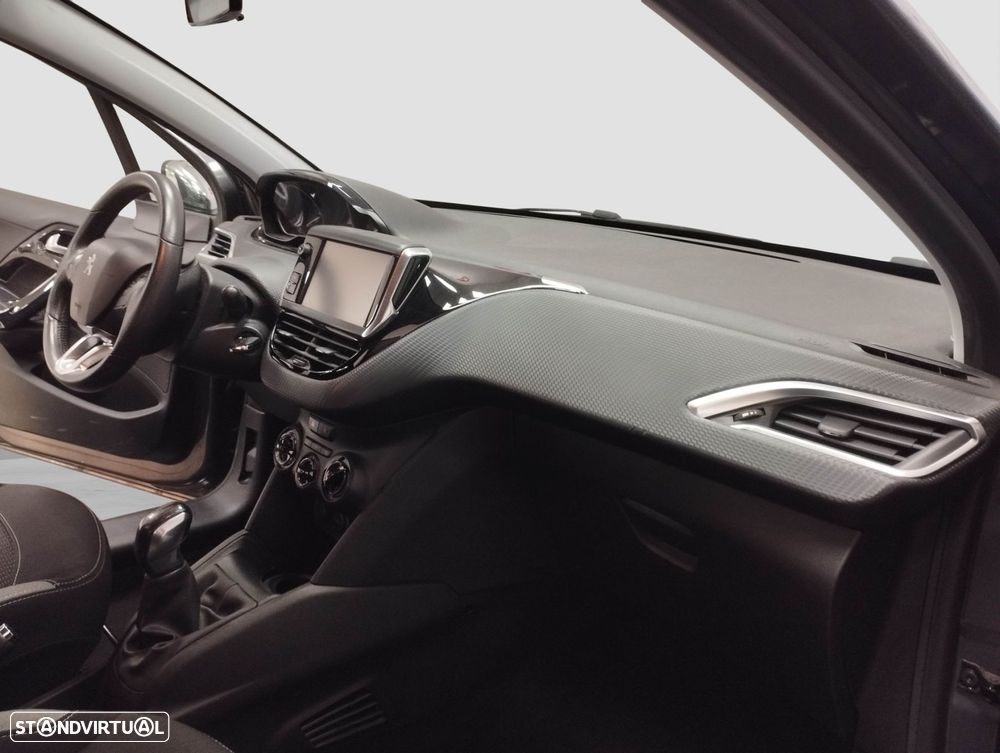 Peugeot 208 1.2 PureTech Signature - 7