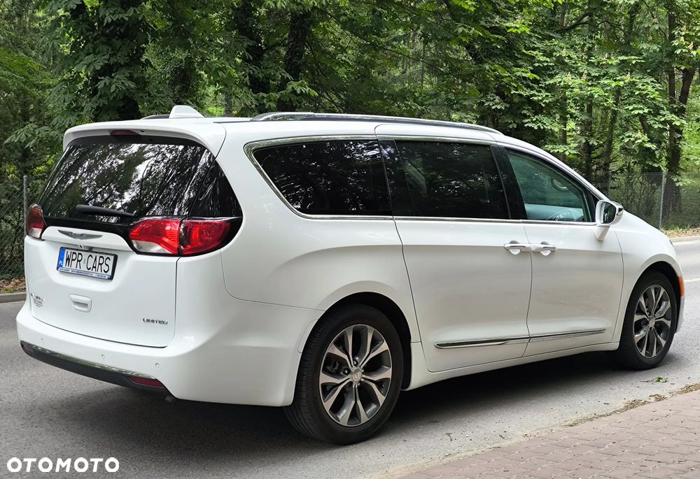 Chrysler Pacifica - 5