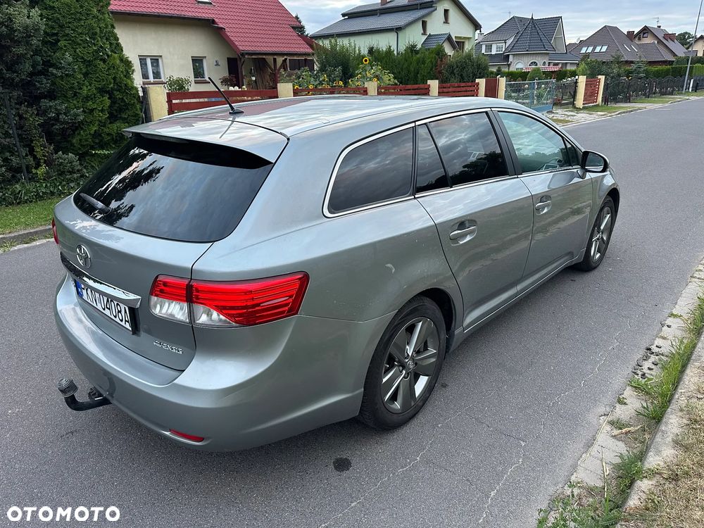Toyota Avensis Combi 1.8 Executive - 37