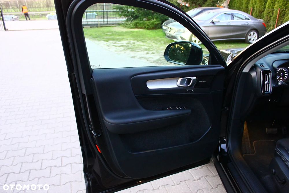 Volvo XC 40 D3 Momentum Pro - 26