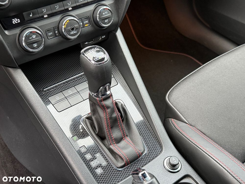 Skoda Octavia 2.0 TDI DSG RS - 28