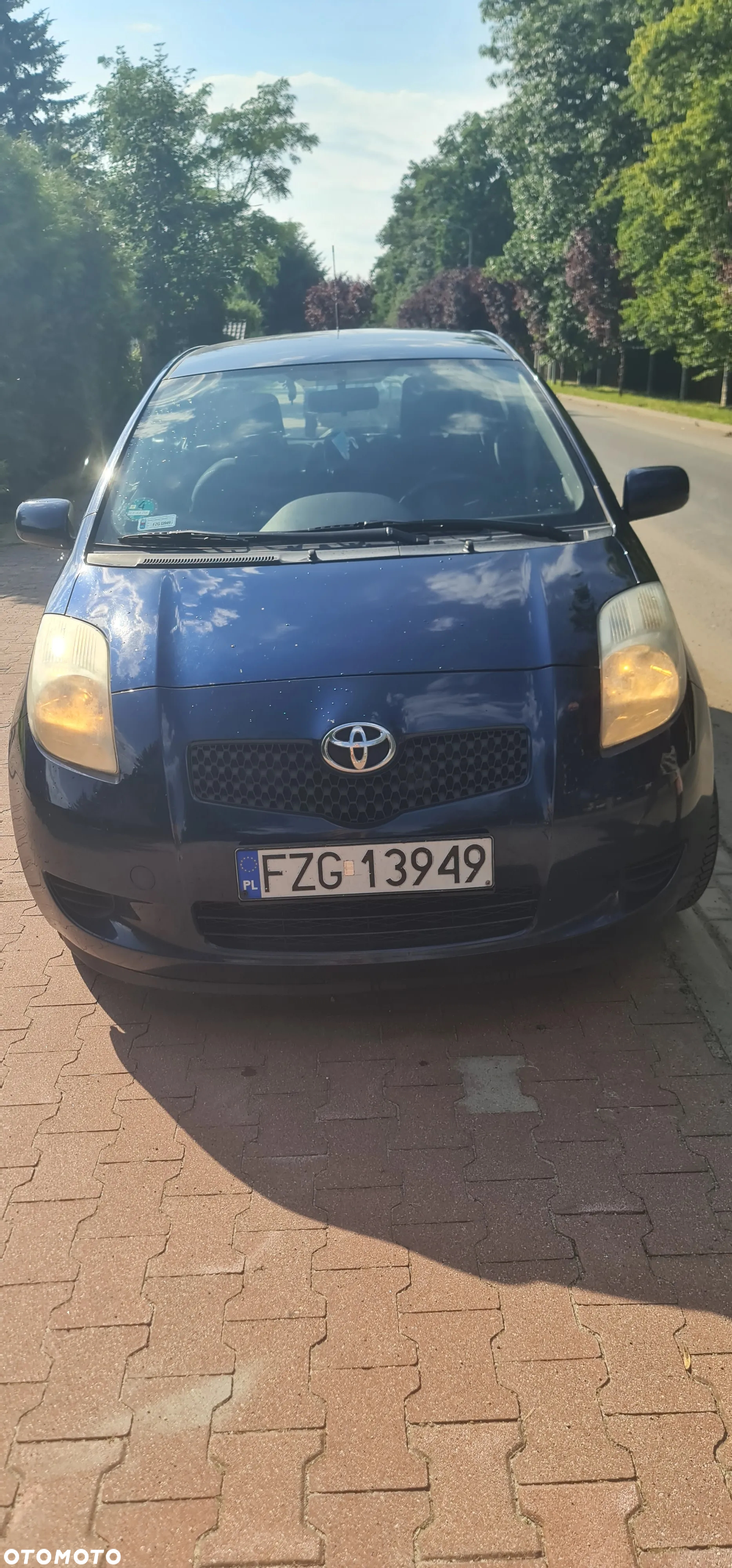 Toyota Yaris 1.3 - 8