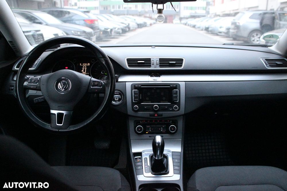 Volkswagen Passat 2.0 TDI DPF Blue TDI DSG Comfortline - 12