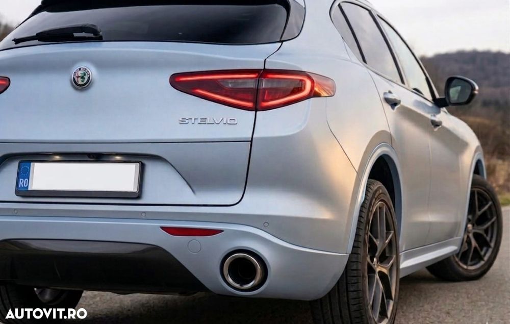 Alfa Romeo Stelvio 2.0 Turbo 16V AT8-Q4 Ti - 17