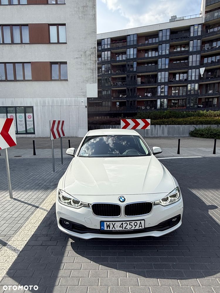 BMW Seria 3 318i - 3