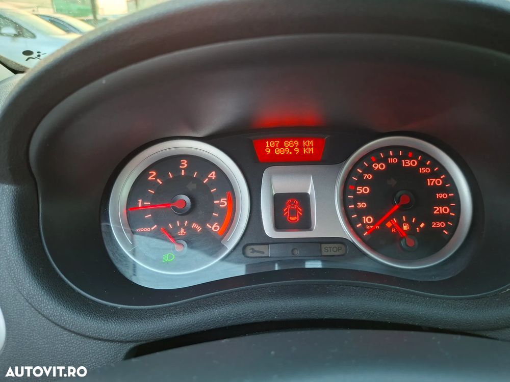 Renault Clio - 12