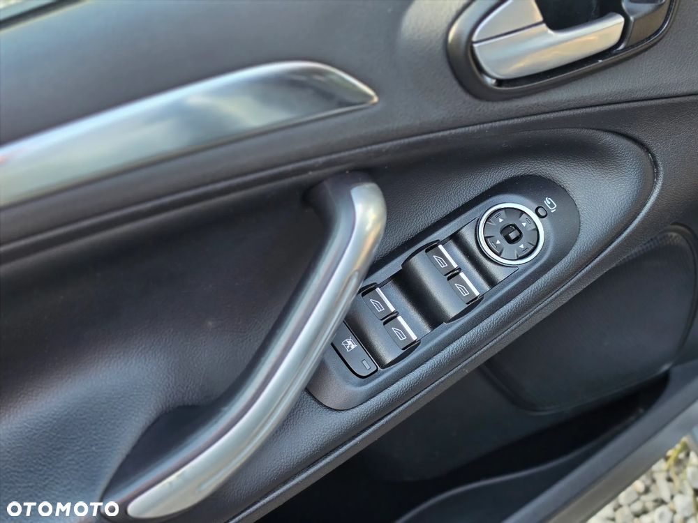 Ford S-Max - 11