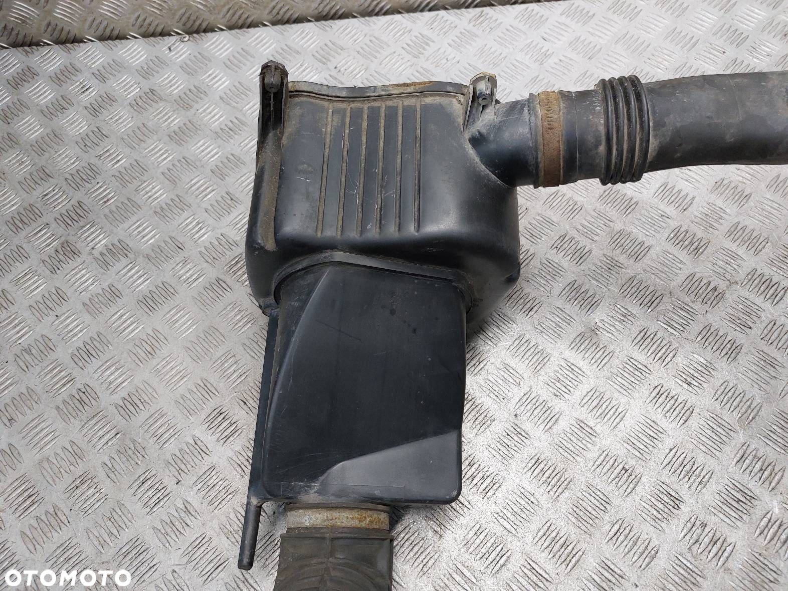 OBUDOWA FILTRA POWIETRZA + RURA DOLOT SAAB 9-5 I 2.0 T 4572483 4670469 - 2