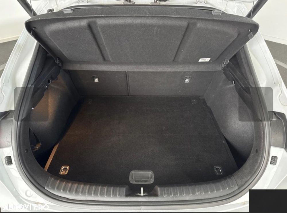 Kia XCeed - 10