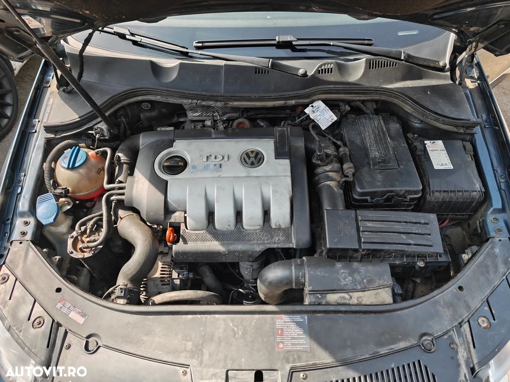 Volkswagen Passat 2.0 TDI DPF Comfortline - 14