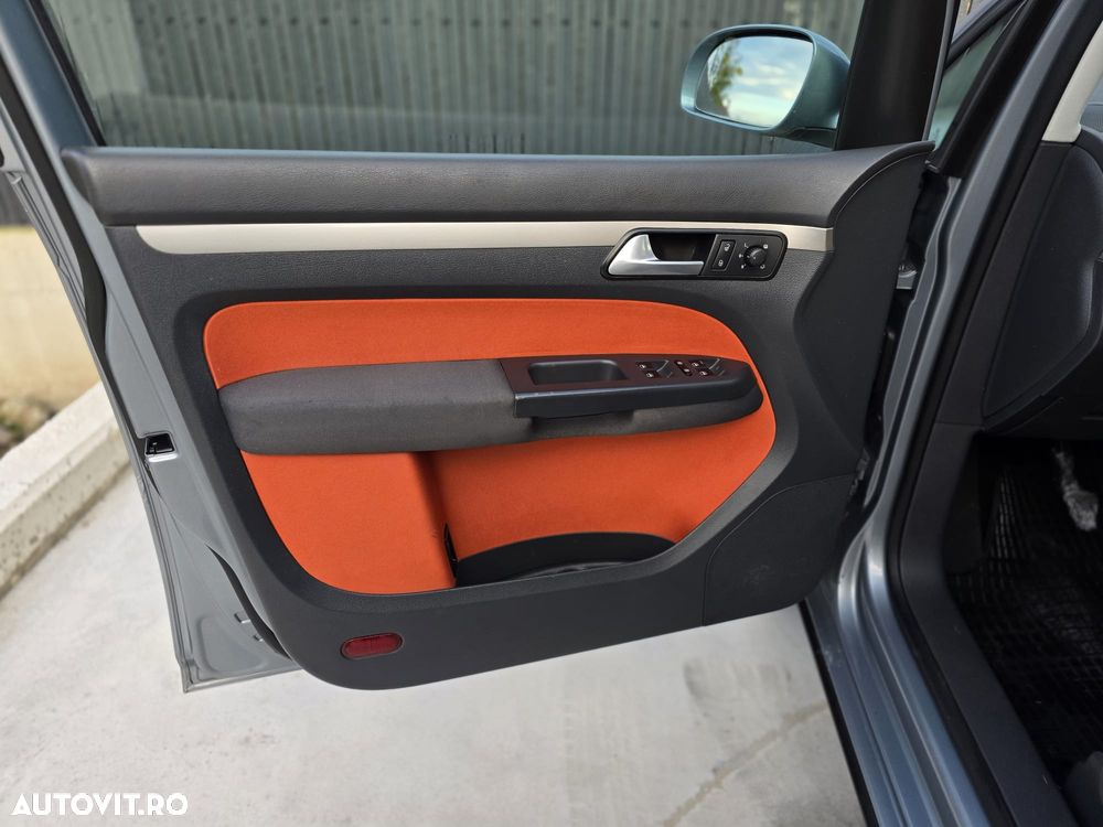 Volkswagen Touran 1.4 TSI Cross - 18