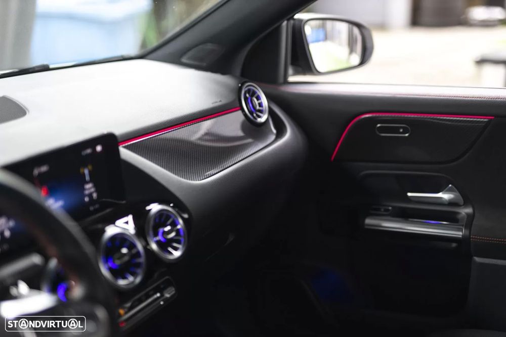 Mercedes-Benz GLA 180 d AMG Line - 22