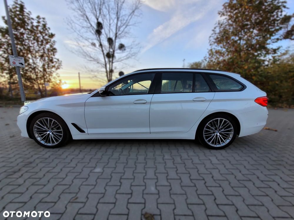 BMW Seria 5 520d Sport Line - 9