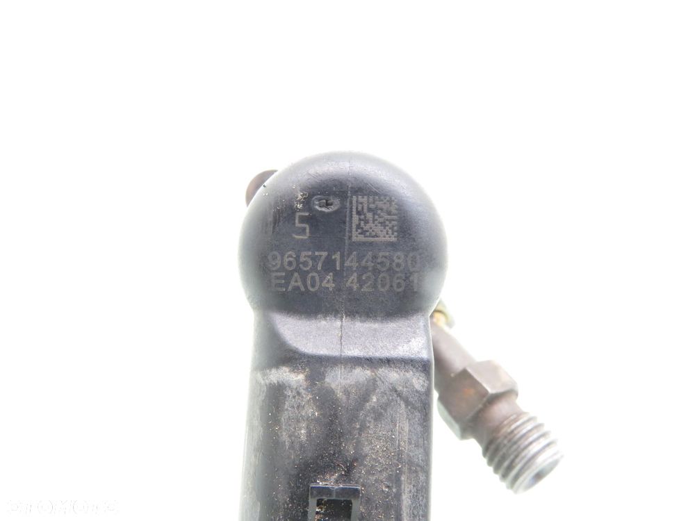 WTRYSKIWACZ VOLVO S40 II (MS) 2.0 D - D 4204 T 9657144580 - 2