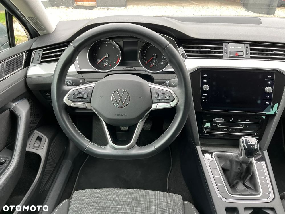 Volkswagen Passat 2.0 TDI EVO Business - 9