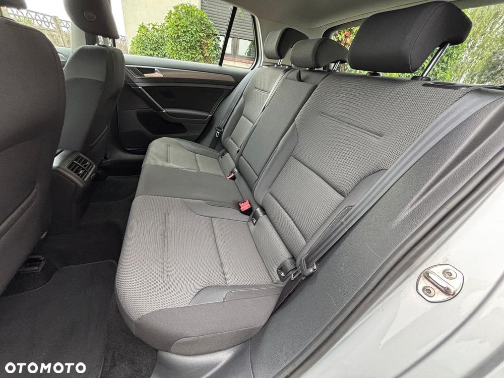 Volkswagen Golf - 13