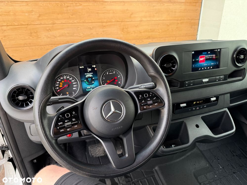 Mercedes-Benz SPRINTER - 27