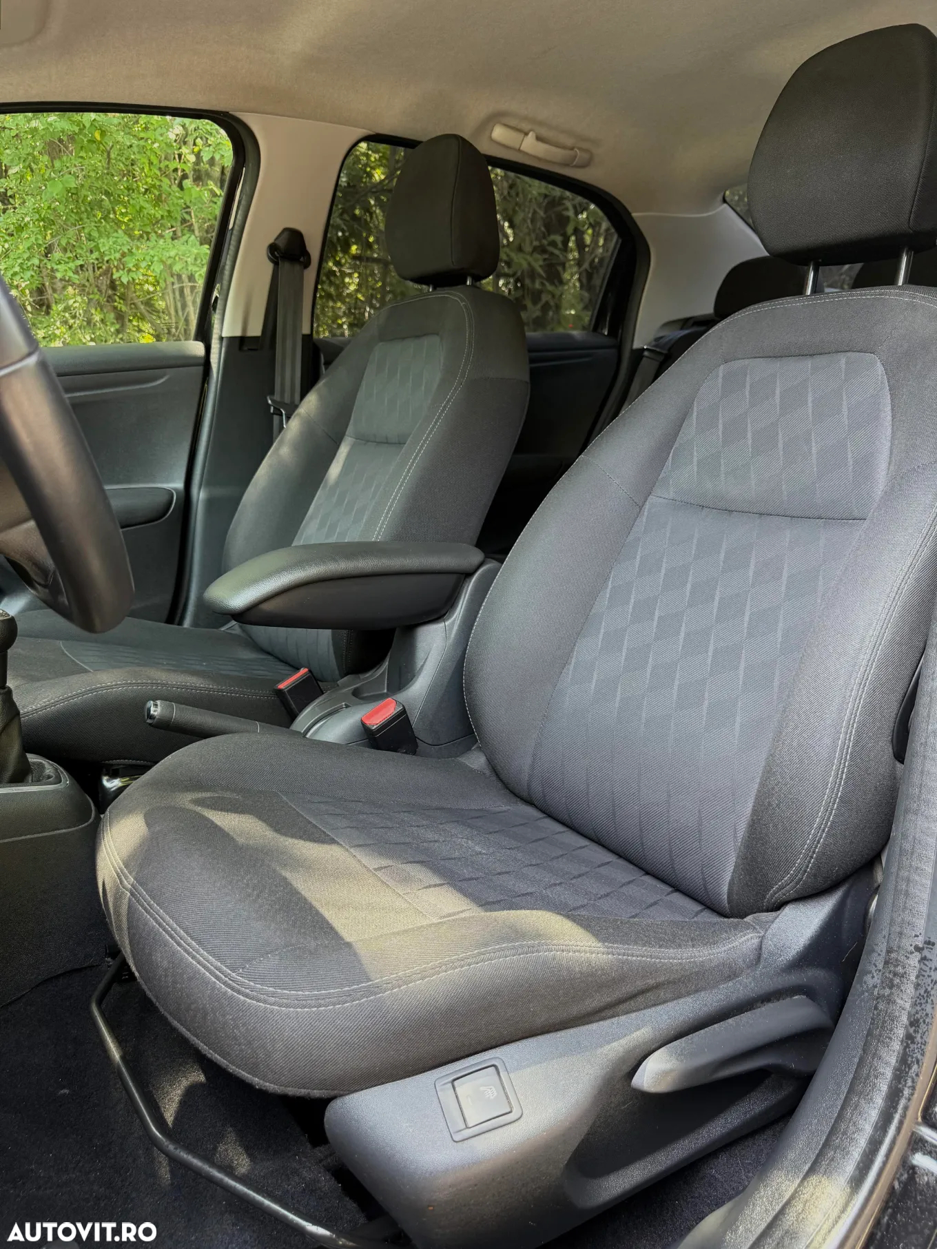 Citroën C-Elysée 1.2 PureTech BVM Shine - 16