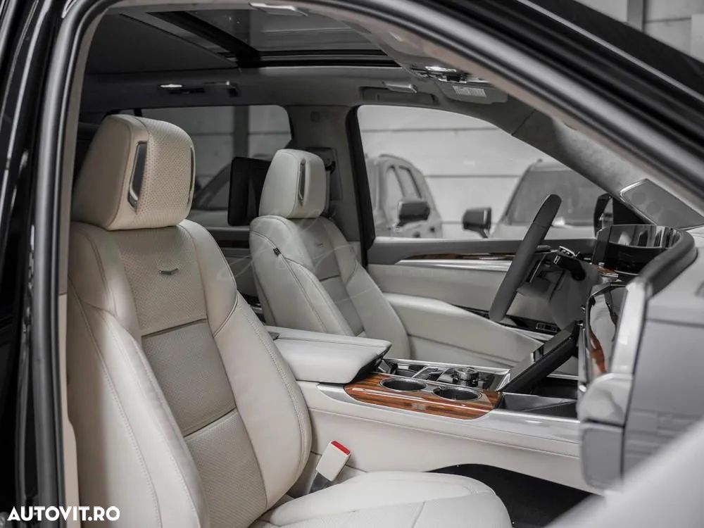 Cadillac Escalade - 11