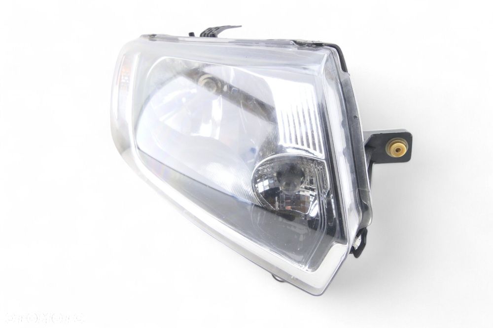 Lampa Prawy Przód DACIA SANDERO II 2016r. 260102523R Anglik - 2