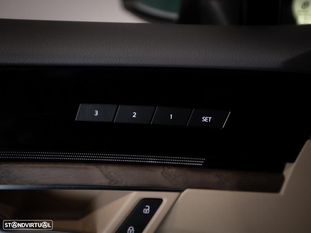 VW Touareg 3.0 TDI V6 Elegance Plus - 16