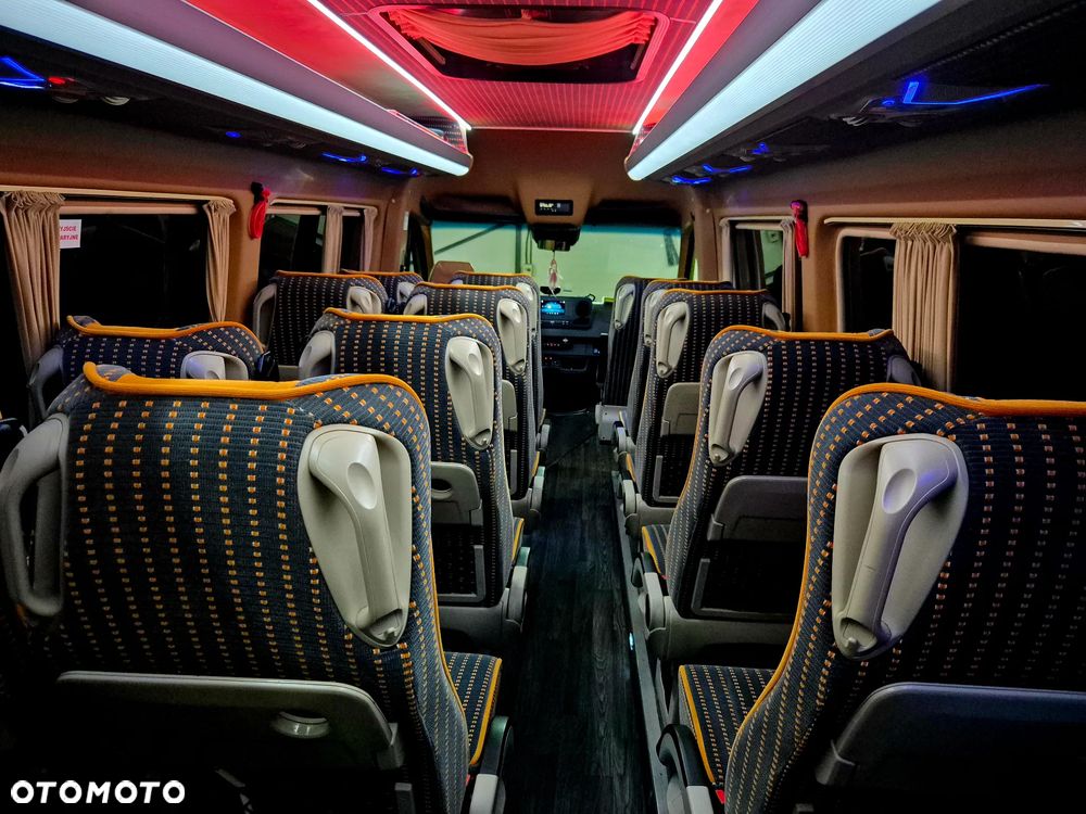 Mercedes-Benz Sprinter - 10