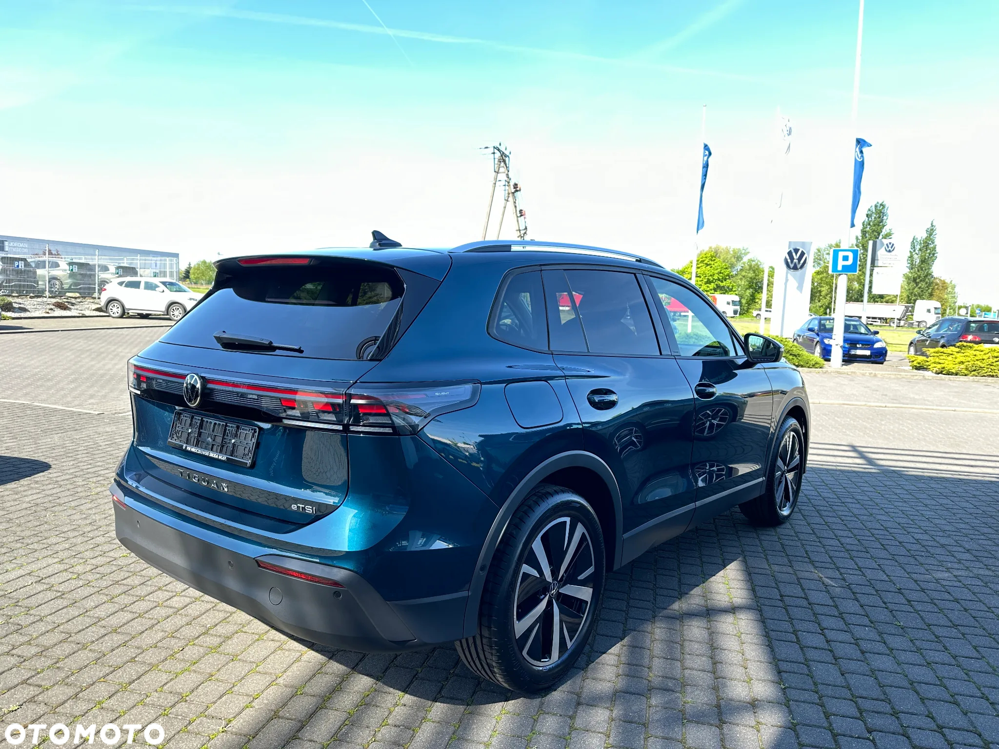 Volkswagen Tiguan - 11