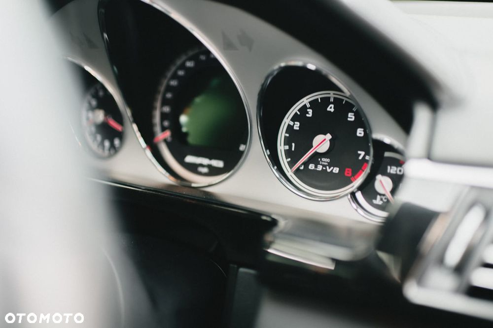 Mercedes-Benz Klasa E 63 AMG AMG Speedshift 7G-MCT - 23