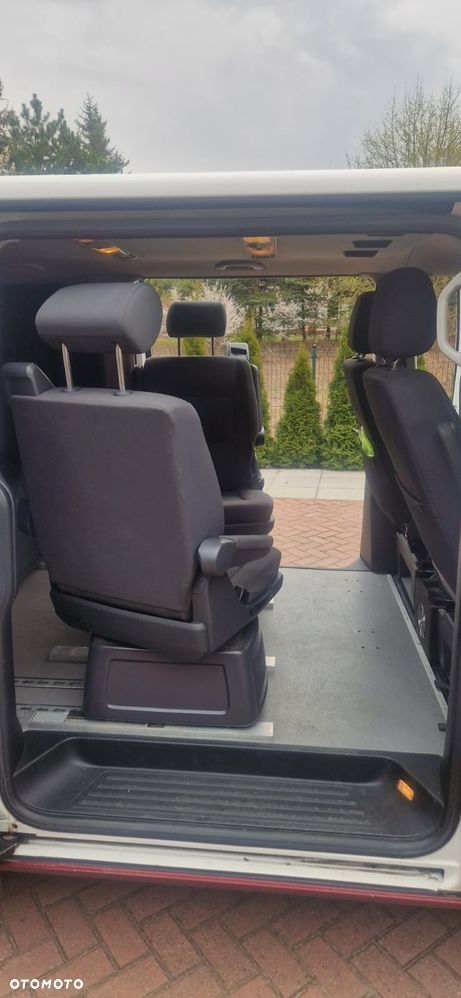 Volkswagen Caravelle - 17