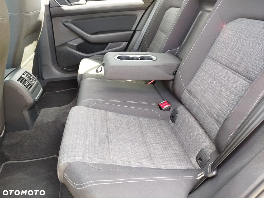Volkswagen Passat Variant 1.5 TSI EVO Business DSG - 11