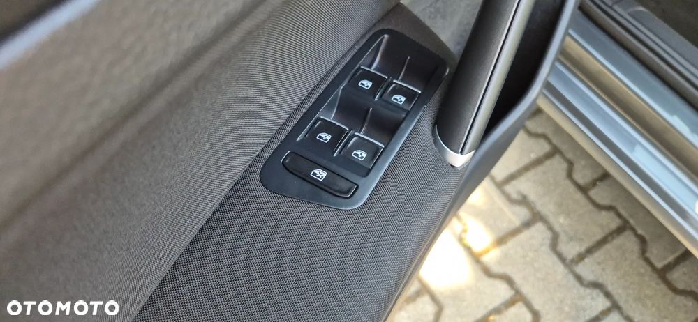 Volkswagen Golf 2.0 TDI (BlueMotion Technology) Highline - 9