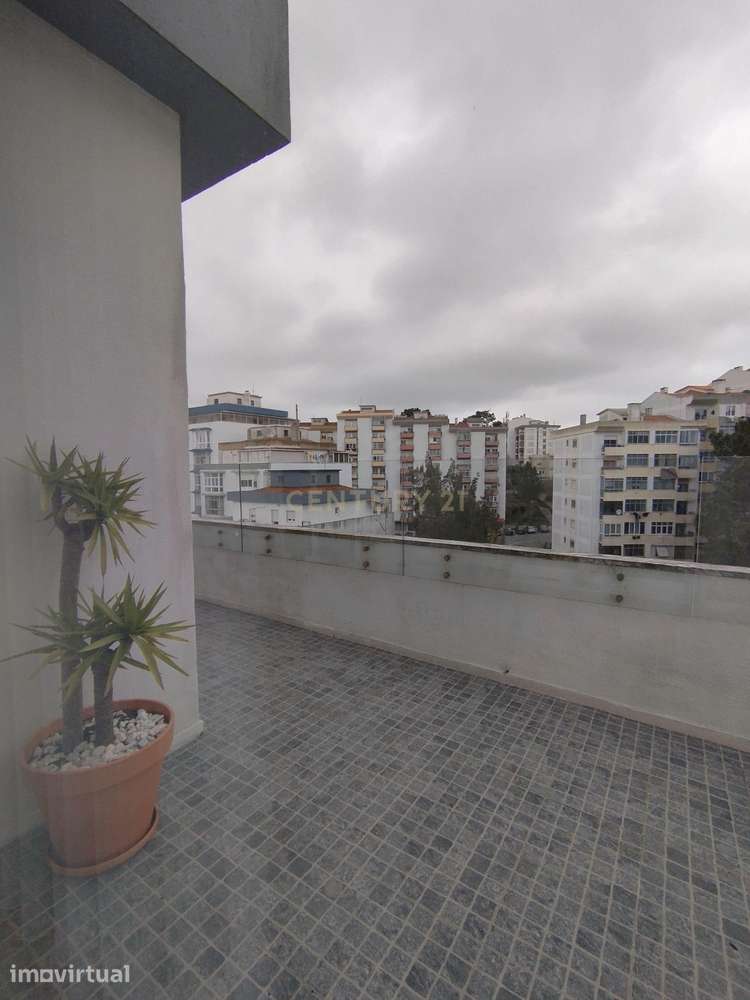 Penthouse T3 com Vista Panorâmica em Rio de Mouro, Sintra - Grande imagem: 5/8