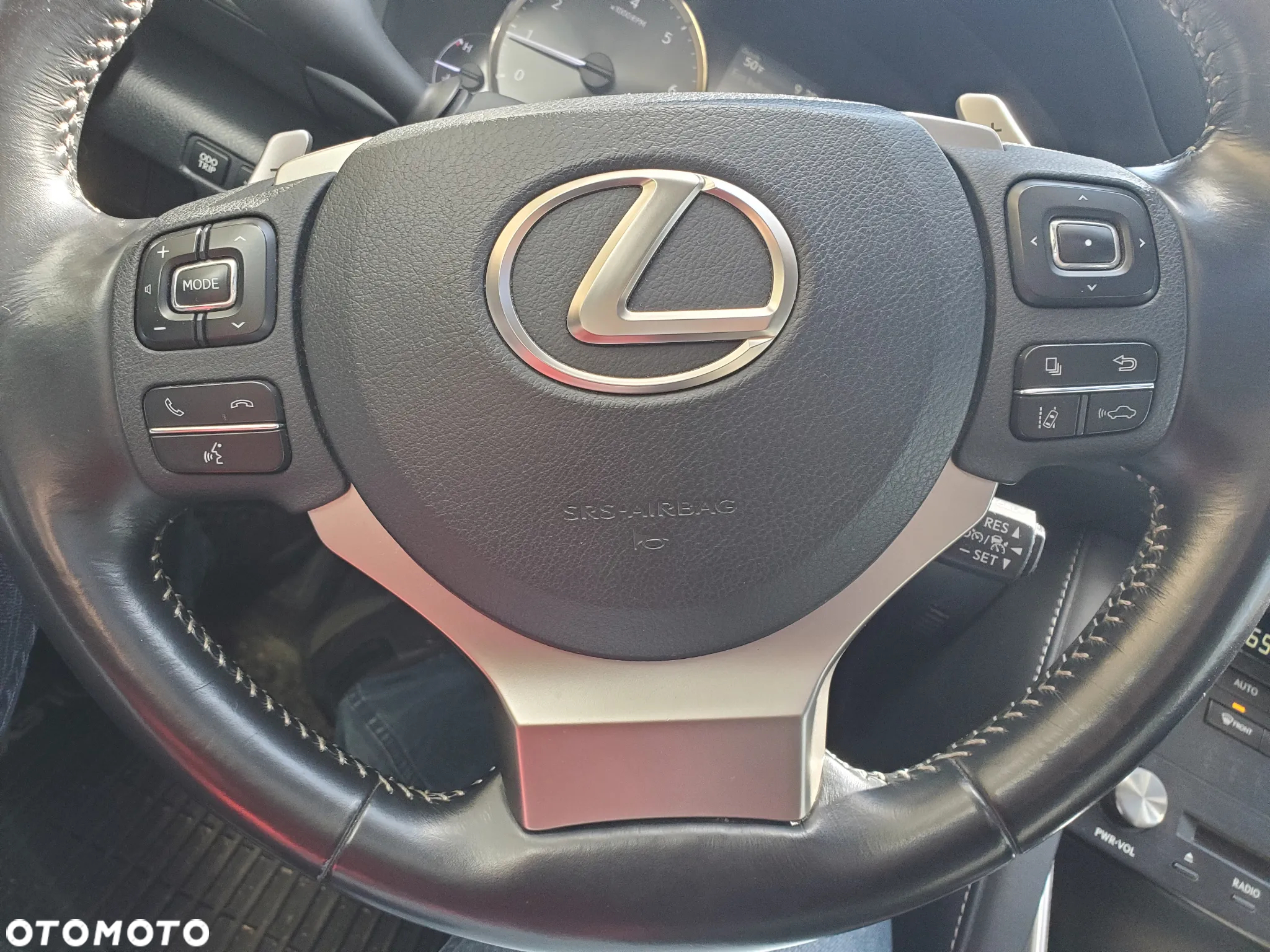 Lexus IS 200t - 25