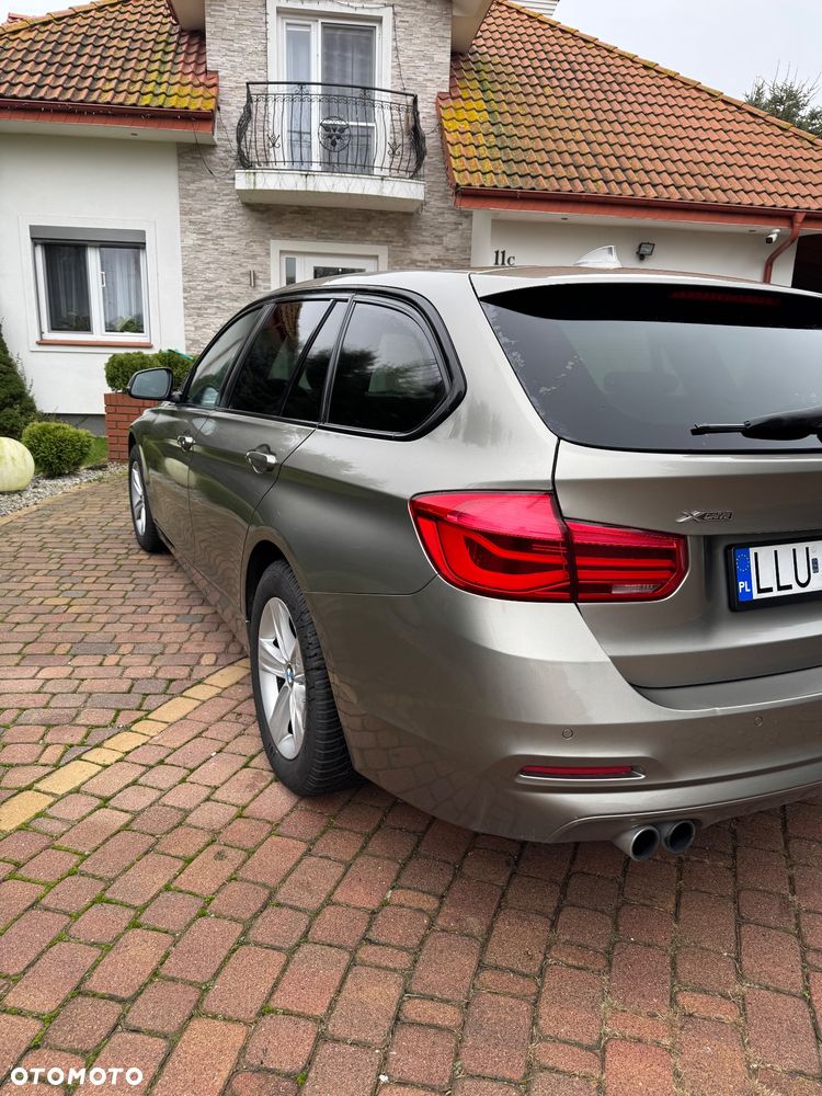 BMW Seria 3 320i xDrive - 6