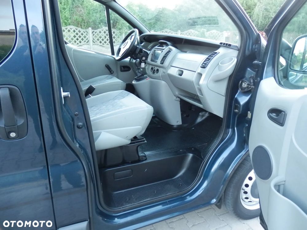 Opel Vivaro - 10