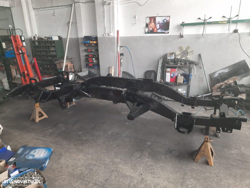 Land Rover Defender - 28