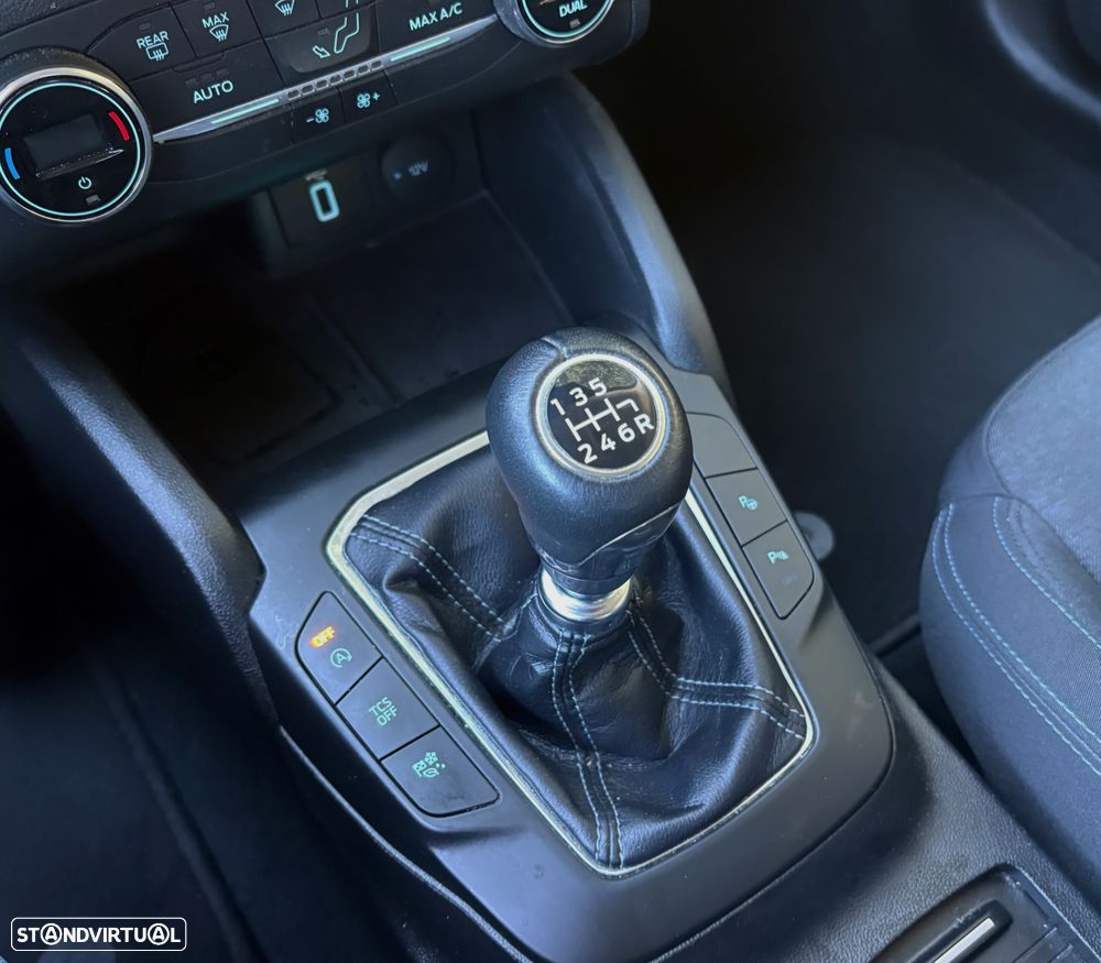 Ford Focus 1.0 EcoBoost Active X - 17