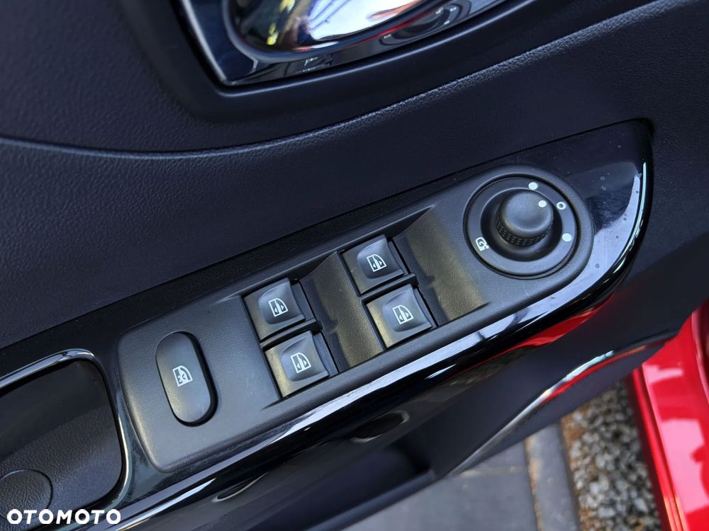 Renault Captur ENERGY TCe 120 EDC LIMITED - 32