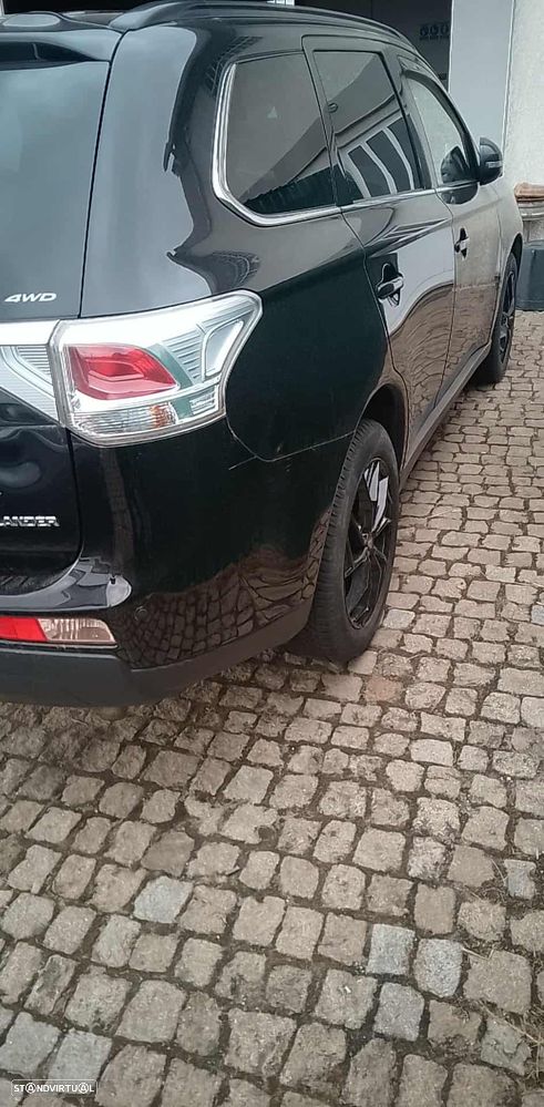 Mitsubishi Outlander 2.2 DI-D 4WD Plus - 3