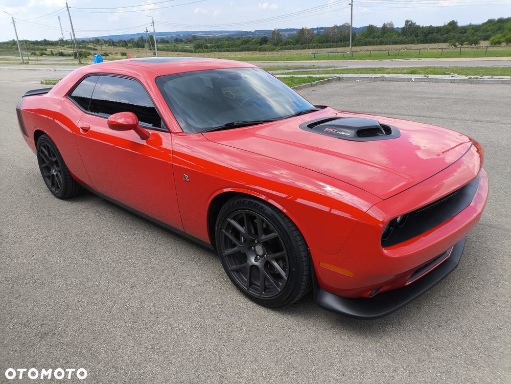 Dodge Challenger - 2