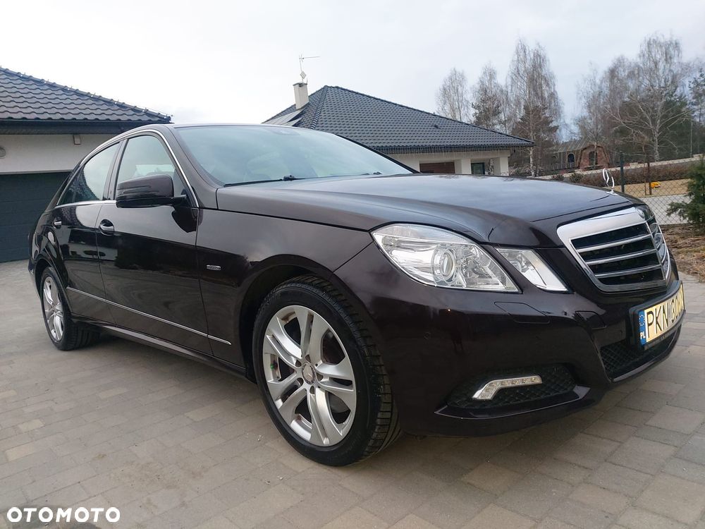 Mercedes-Benz Klasa E 300 CDI DPF BlueEFFICIENCY 7G-TRONIC Avantgarde - 3