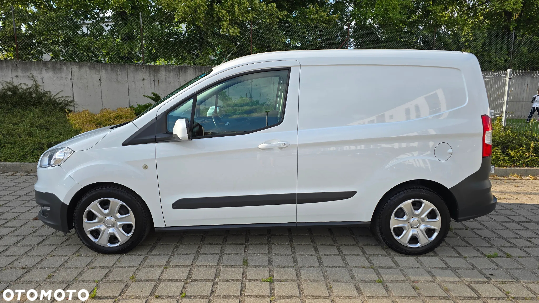 Ford Transit Courier - 7